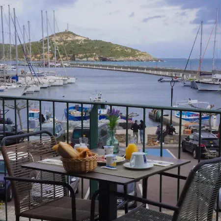 Marina D'oro Szálloda 3*