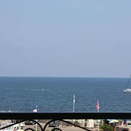 Marina D'oro Hotel Macinaggio (Corsica)