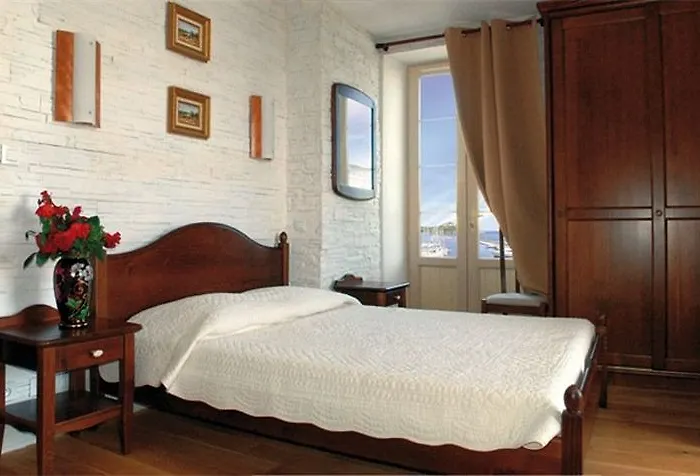 Marina D'oro Hotel Macinaggio (Corsica)